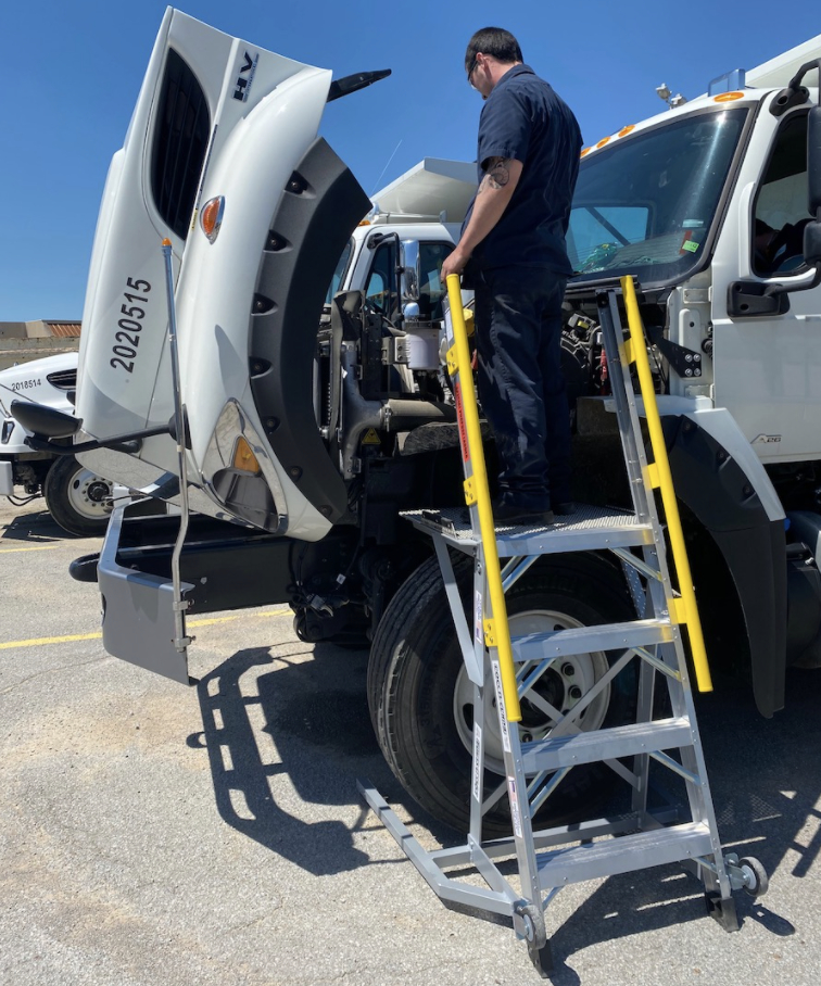 this image shows mobile truck repair in Federal Way, WA